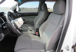 2014 Toyota Tacoma - Image 31