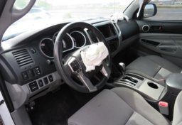 2014 Toyota Tacoma - Image 27