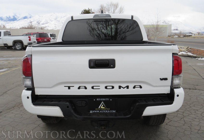 2020 Toyota Tacoma 4WD - Image 11