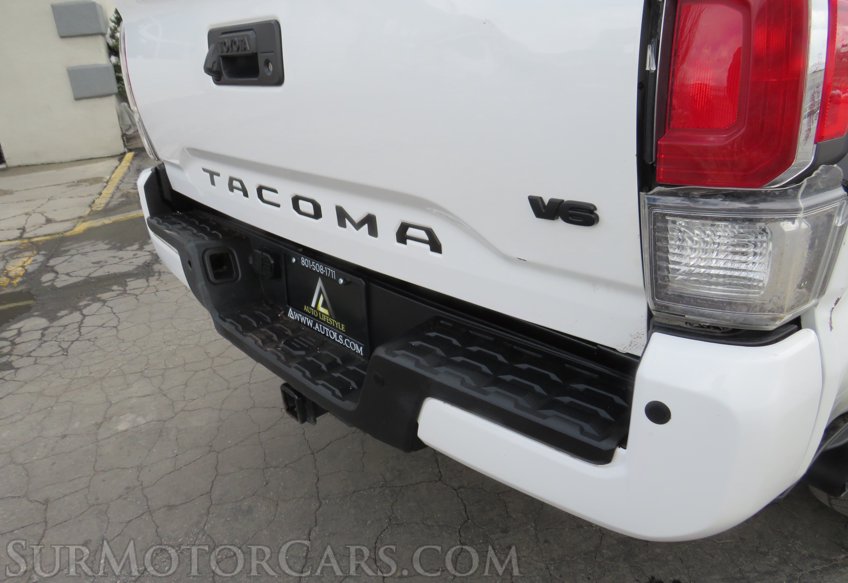 2020 Toyota Tacoma 4WD - Image 18