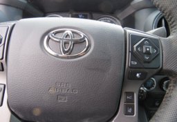 2020 Toyota Tacoma 4WD - Image 31