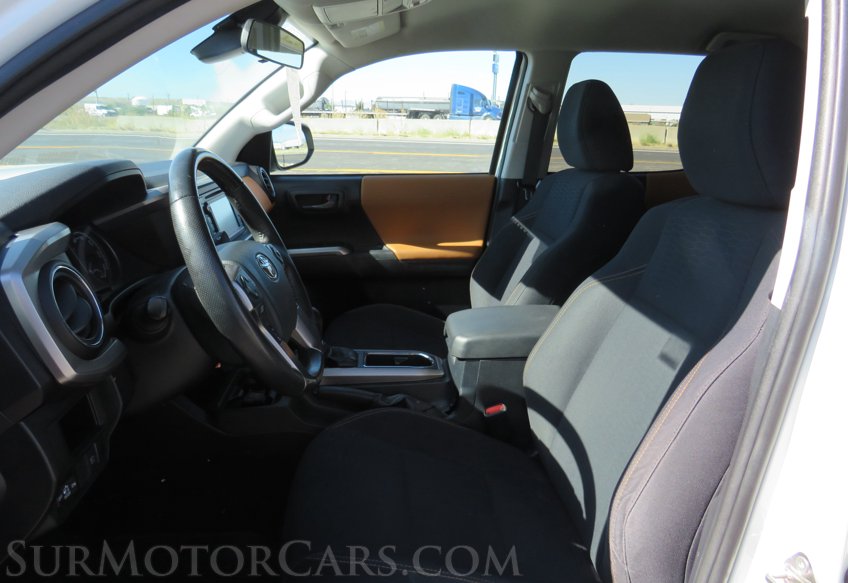 2019 Toyota Tacoma - Image 32