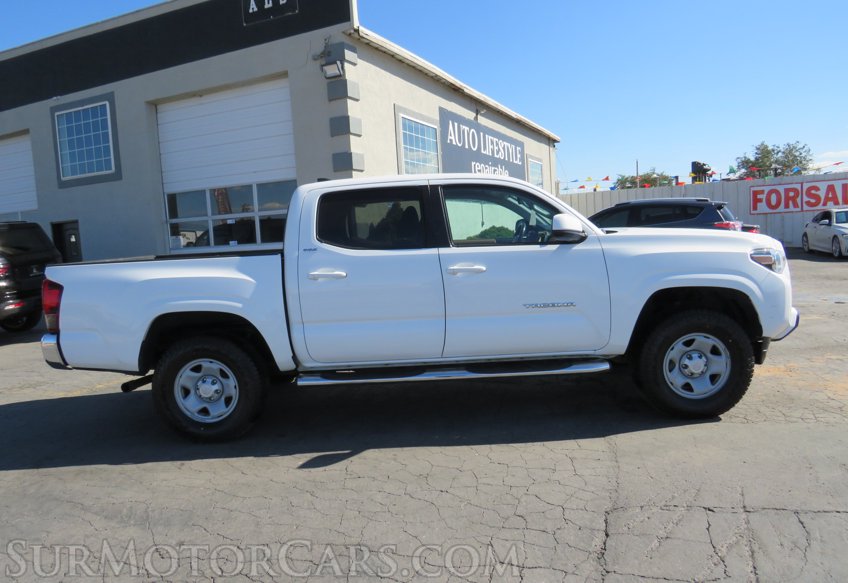 2019 Toyota Tacoma - Image 10