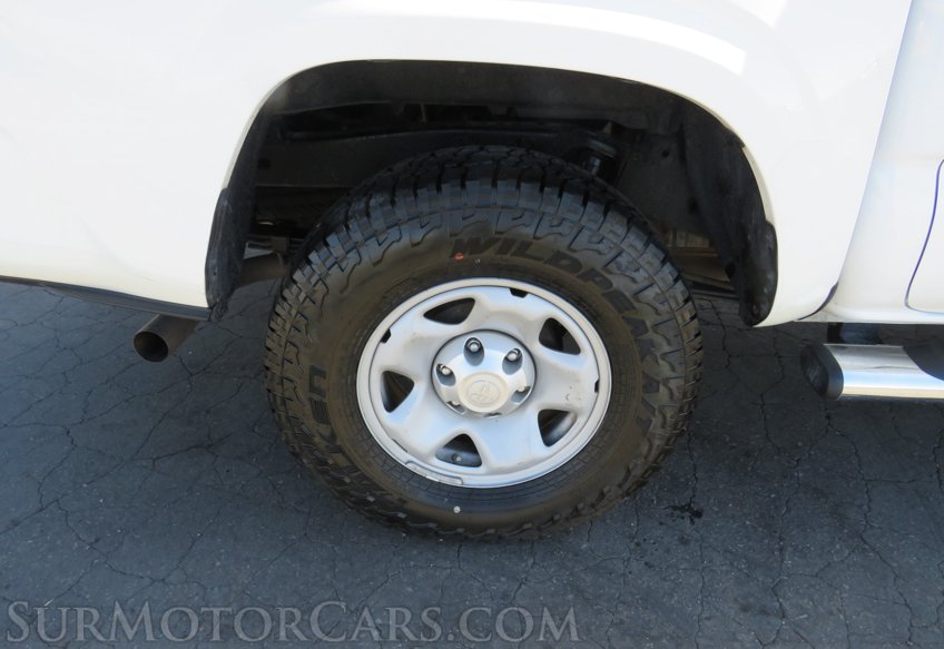 2019 Toyota Tacoma - Image 39