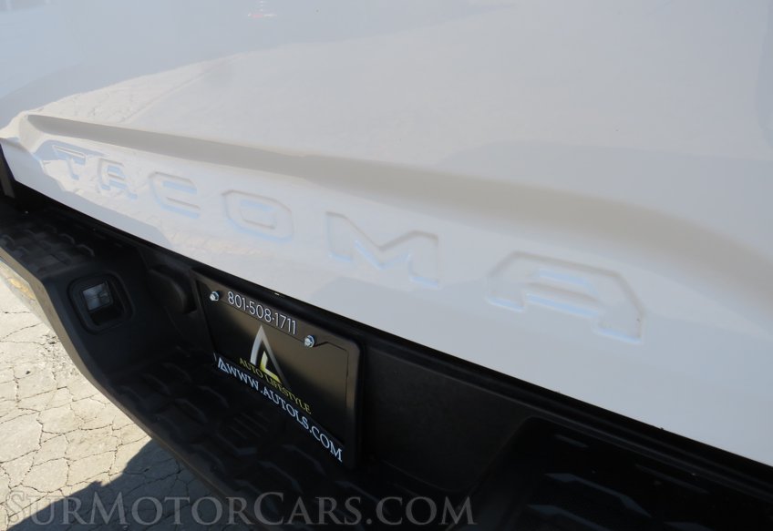 2019 Toyota Tacoma - Image 22