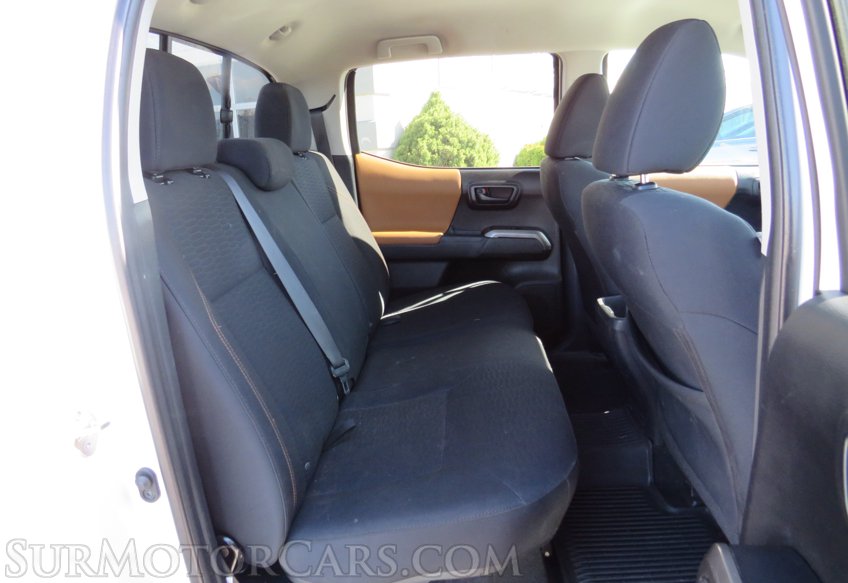 2019 Toyota Tacoma - Image 35