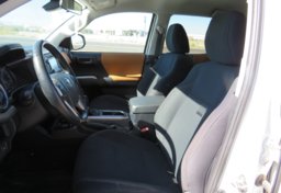 2019 Toyota Tacoma - Image 31