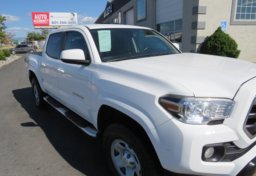 2019 Toyota Tacoma - Image 14
