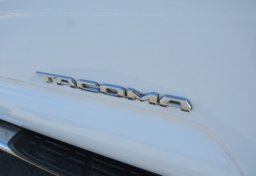 2019 Toyota Tacoma - Image 25