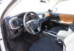 2019 Toyota Tacoma - Image 28