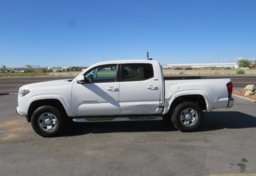 2019 Toyota Tacoma - Image 9