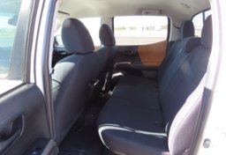 2019 Toyota Tacoma - Image 38