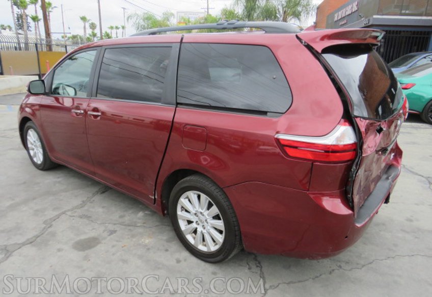 2015 Toyota Sienna - Image 5