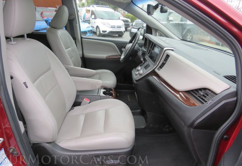 2015 Toyota Sienna - Image 22