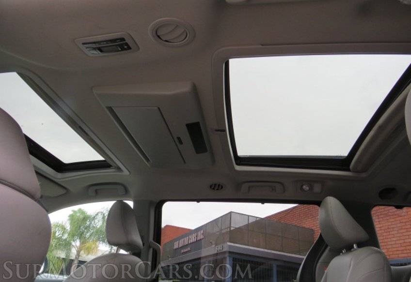 2015 Toyota Sienna - Image 46