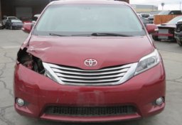 2015 Toyota Sienna - Image 11