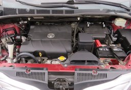 2015 Toyota Sienna - Image 59