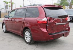 2015 Toyota Sienna - Image 7