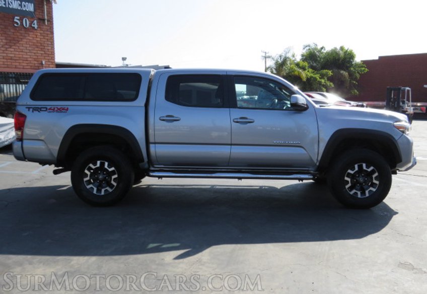 2017 Toyota Tacoma - Image 11