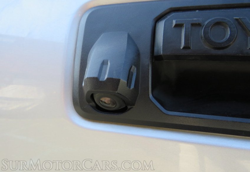 2017 Toyota Tacoma - Image 18