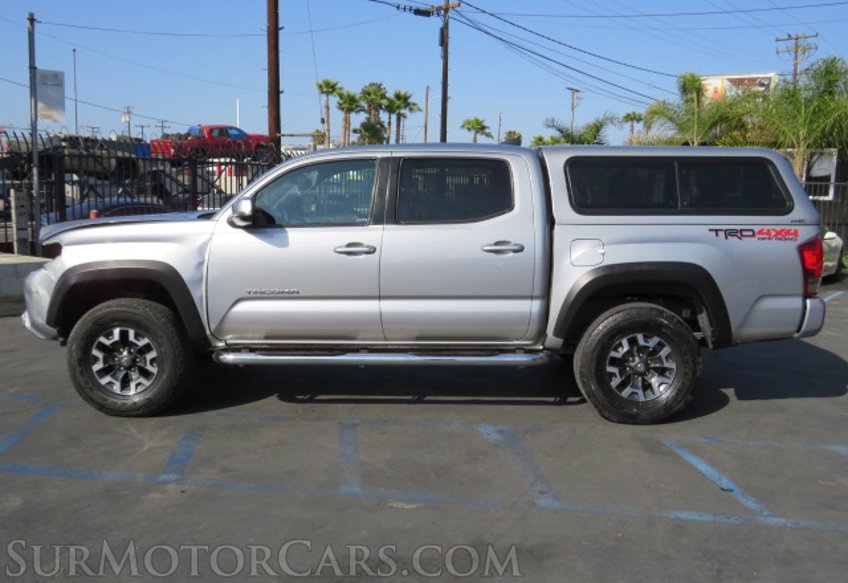 2017 Toyota Tacoma - Image 12