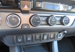 2017 Toyota Tacoma - Image 43