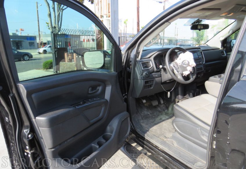 2018 Nissan Titan - Image 28