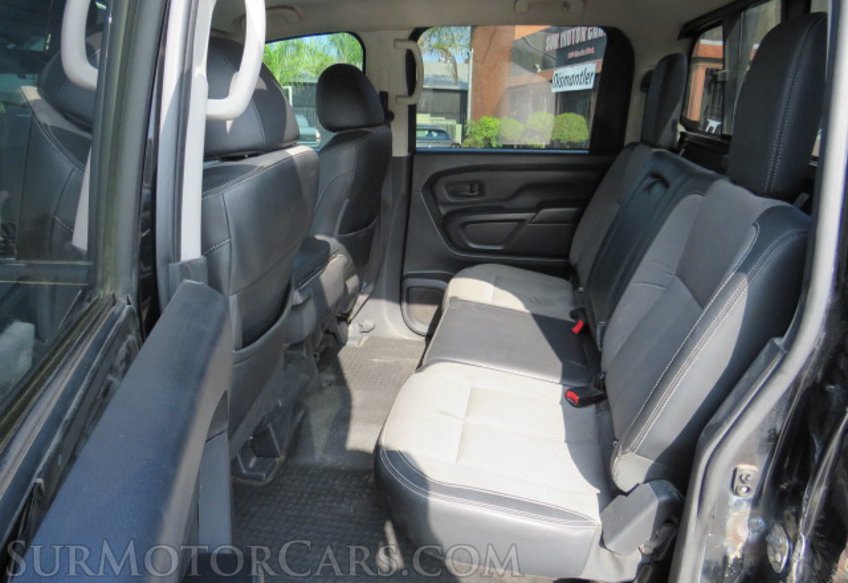 2018 Nissan Titan - Image 32