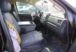 2018 Nissan Titan - Image 42