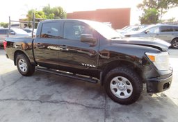 2018 Nissan Titan - Image 2