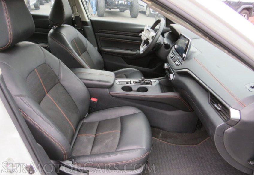 2022 Nissan Altima - Image 24