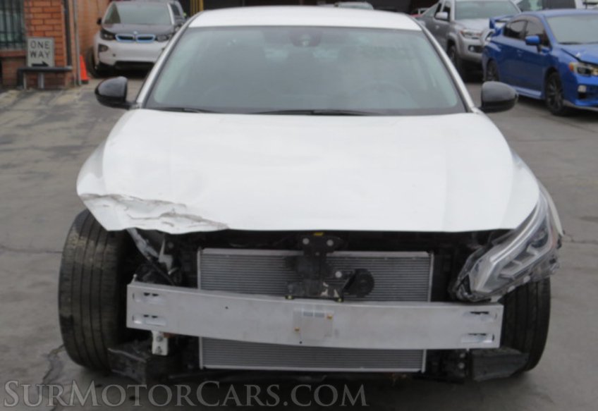 2022 Nissan Altima - Image 11