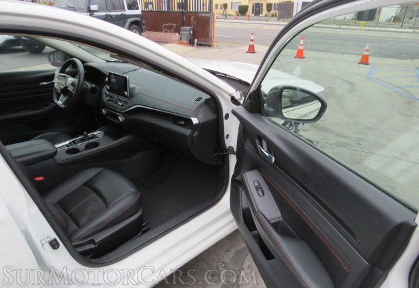 2022 Nissan Altima - Image 20