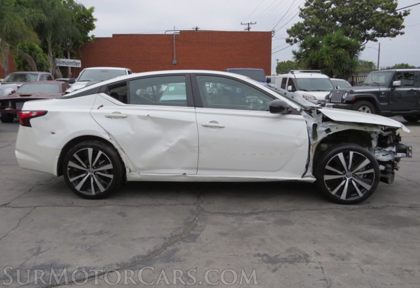 2022 Nissan Altima - Image 9