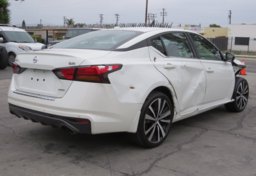 2022 Nissan Altima - Image 8