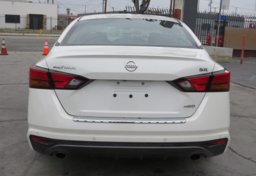 2022 Nissan Altima - Image 12