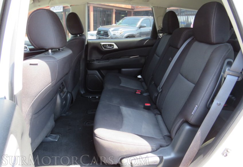 2020 Nissan Pathfinder - Image 30