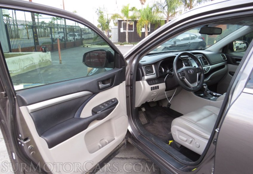 2016 Toyota Highlander - Image 24