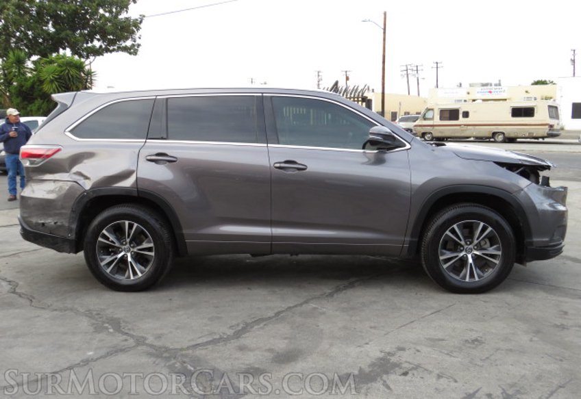 2016 Toyota Highlander - Image 10