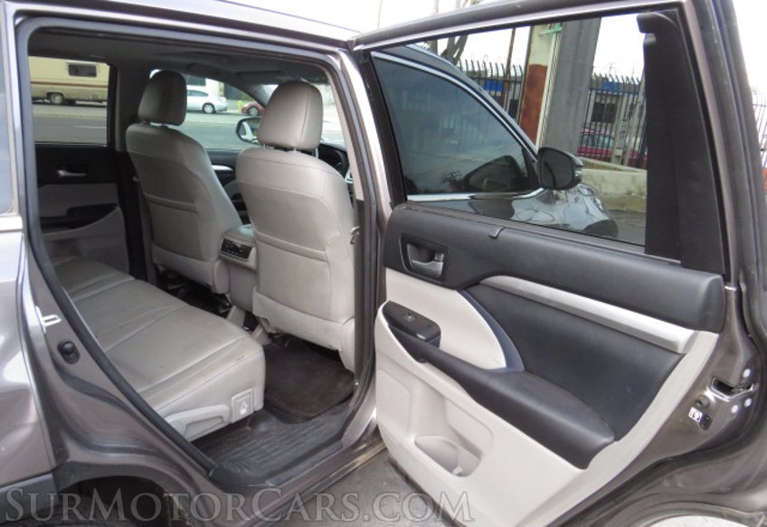 2016 Toyota Highlander - Image 25