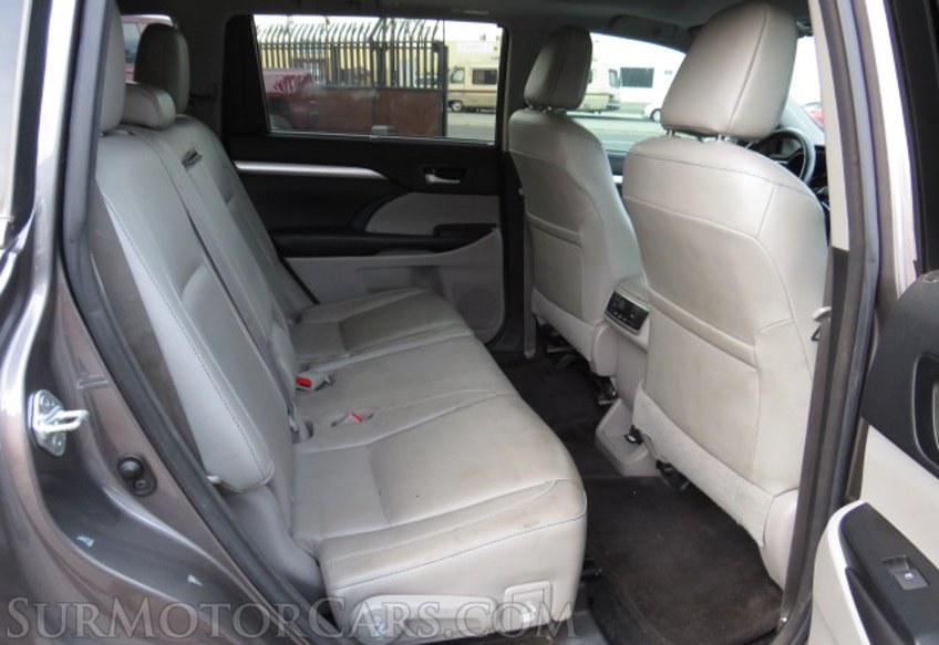 2016 Toyota Highlander - Image 29