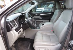 2016 Toyota Highlander - Image 21