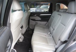 2016 Toyota Highlander - Image 32