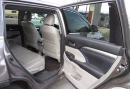 2016 Toyota Highlander - Image 25