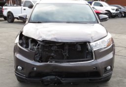 2016 Toyota Highlander - Image 11