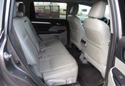 2016 Toyota Highlander - Image 29