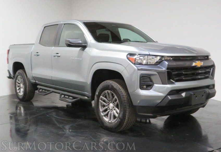 2023 Chevrolet Colorado - Image 3