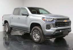 2023 Chevrolet Colorado - Image 3
