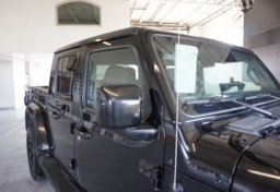 2020 Jeep Gladiator - Image 17