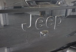 2020 Jeep Gladiator - Image 27